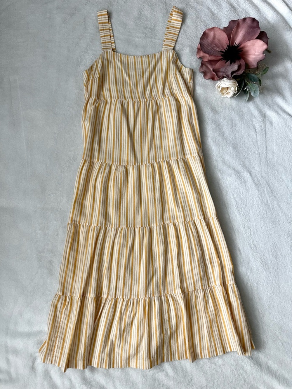 Madewell Striped Button-Back Tiered Midi Dress size 4